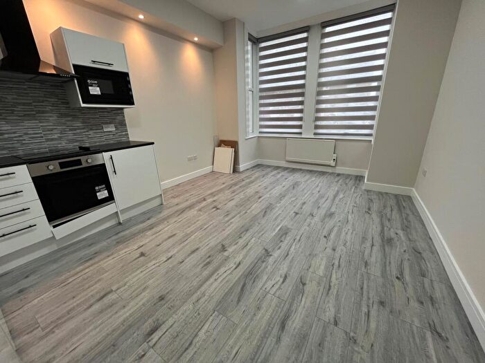 1 Bedroom Flat To Rent In Greenhill Park, Brent, London, NW10