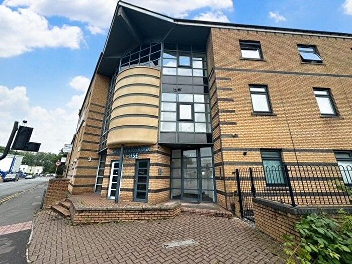 2 Bedroom Flat To Rent In Marsh Road, Bristol, BS3