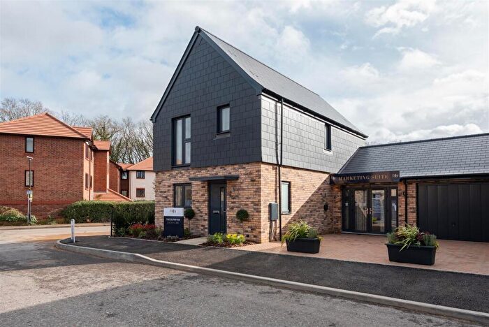 3 Bedroom Link Detached House For Sale In The Burnham At Deanfield Square, Littlebrook Avenue, Slough, SL2