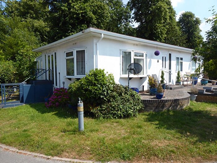 2 Bedroom Mobile/park Home For Sale In Meriden Hall Park, Berkswell Road, Main Road, Meriden, Coventry, CV7