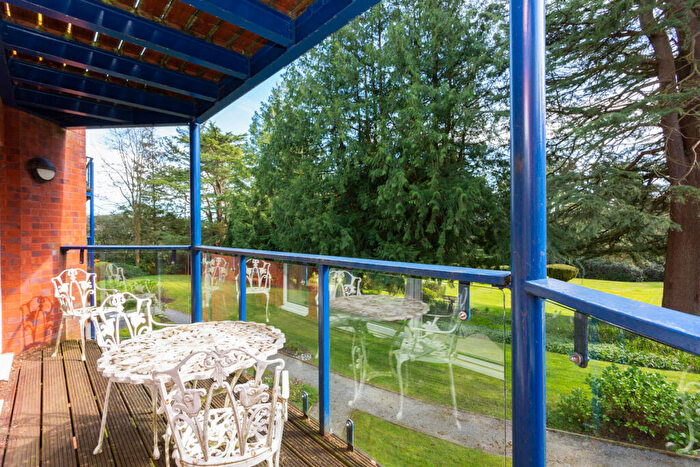 2 Bedroom Apartment For Sale In Elmhurst, Bowgreave, PR3