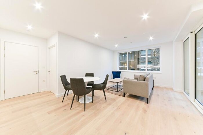 1 Bedroom Flat To Rent In Walton Heights, Walworth Road, Elephant & Castle, London, SE17