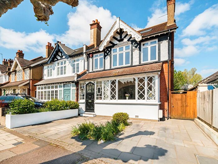 6 Bedroom Semi-Detached House To Rent In Christchurch Avenue, London, N12