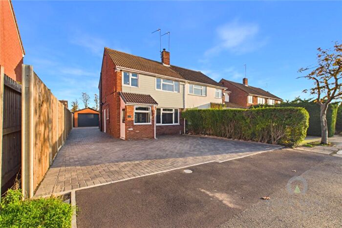 3 Bedroom Semi-Detached House For Sale In Northfield Way, Kingsthorpe, Northampton, Northamptonshire, NN2