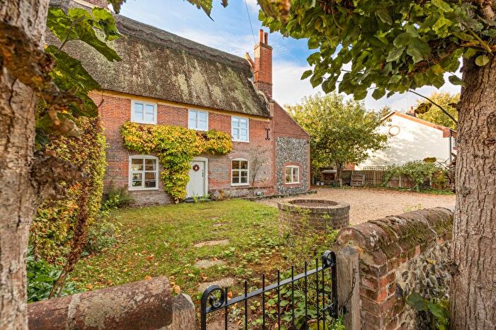 5 Bedroom Semi-Detached House For Sale In Grade Ii Listed Characterful Home In Lamas, NR10