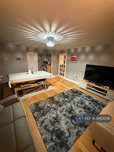 2 Bedroom Flat To Rent In Winstanley Court, Cambridge, CB1