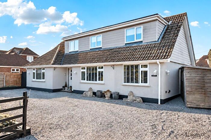 4 Bedroom Detached House For Sale In North Greenlands, Pennington, Lymington, SO41