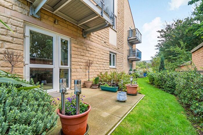 2 Bedroom Flat For Sale In Thackrah Court, Squirrel Way, Shadwell, Leeds, LS17