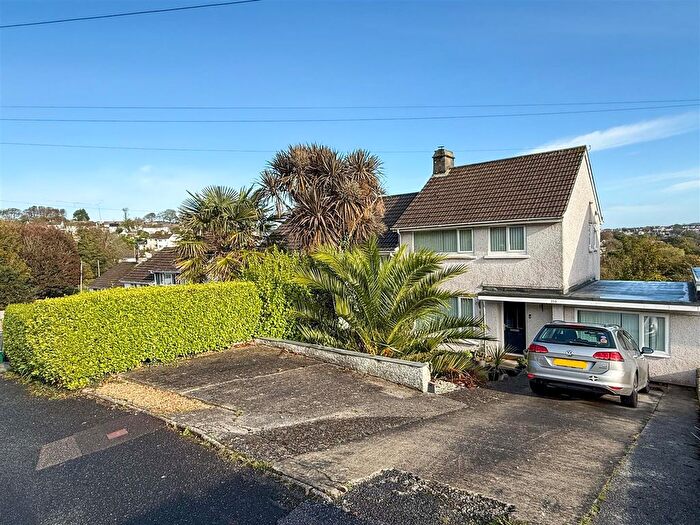 4 Bedroom Semi-Detached House For Sale In Boslowick Road, Falmouth, TR11