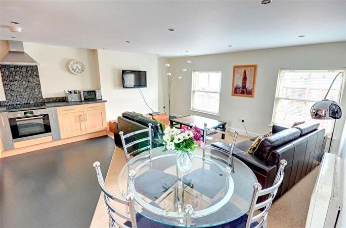 2 Bedroom Flat To Rent In Kittiwake, Apartment, Friargate, Scarborough, YO11
