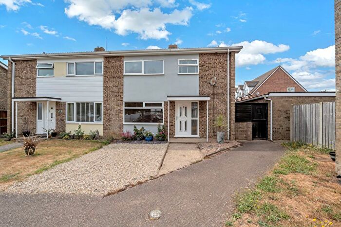 3 Bedroom Semi-Detached House For Sale In Mitre Close, Bury St. Edmunds, IP30