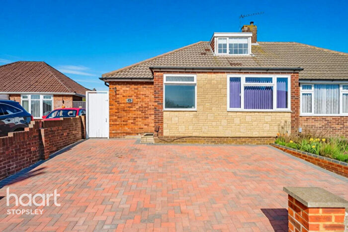 3 Bedroom Bungalow For Sale In Green Lane, Luton, LU2