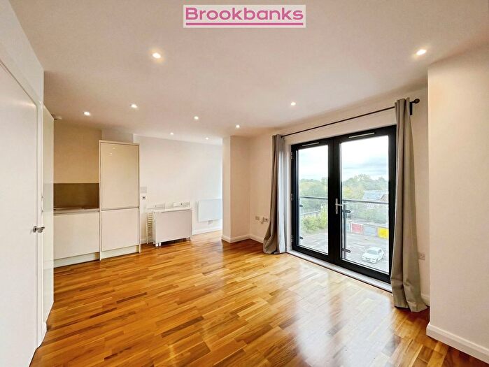 1 Bedroom Studio For Sale In Azalea Drive, Swanley, BR8