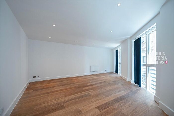 2 Bedroom Flat For Sale In Evangelist House, Black Friars Lane, London, EC4V