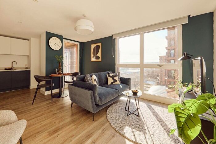 2 Bedroom Apartment To Rent In Canal Quarters, Whitehall, Leeds, LS12
