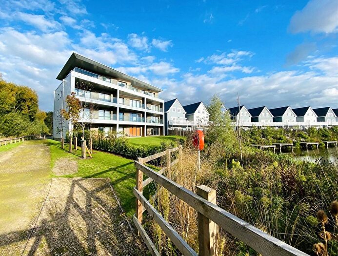 1 Bedroom Flat For Sale In Champlain Street, Reading, Berkshire, RG2