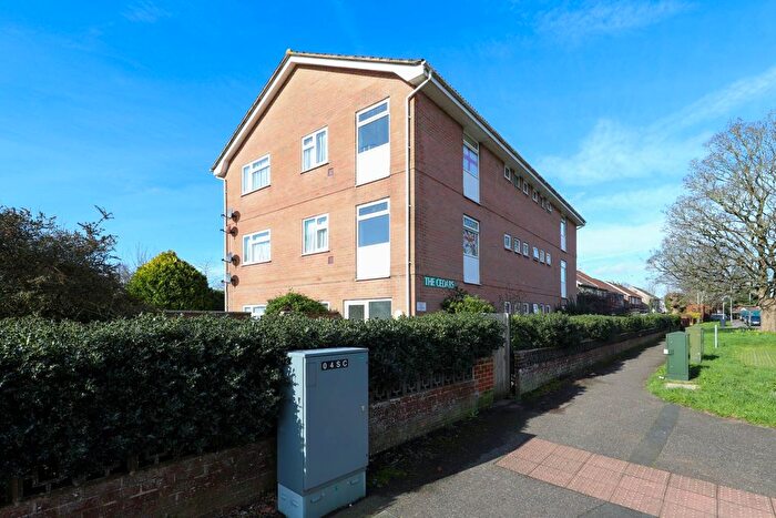 2 Bedroom Flat For Sale In Park Road, Blandford Forum, DT11