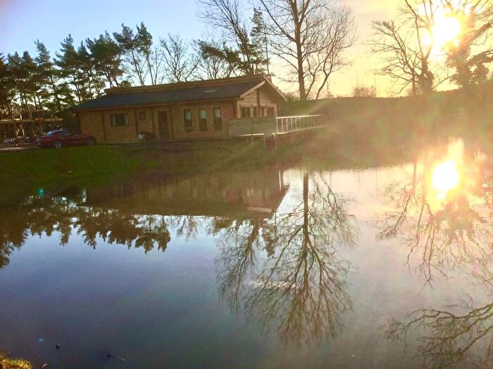 2 Bedroom Mobile/park Home For Sale In Felmoor Park, Northumberland, NE65
