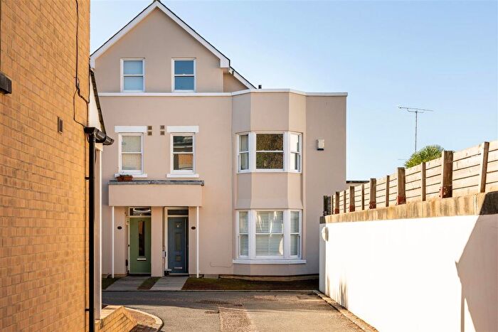 4 Bedroom Semi-Detached House For Sale In Denmark Mews, Hove, BN3