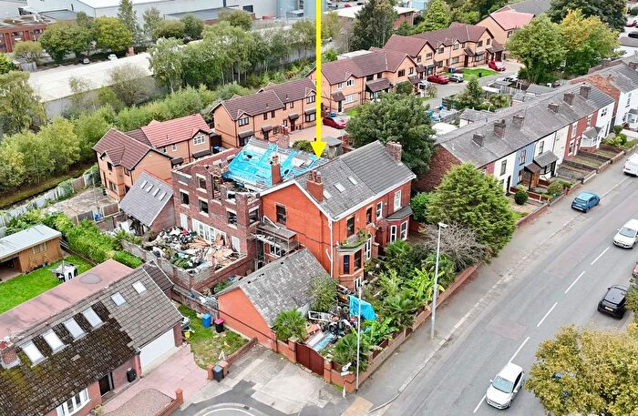 6 Bedroom Semi-Detached House For Sale In Manchester Road, Swinton, M27