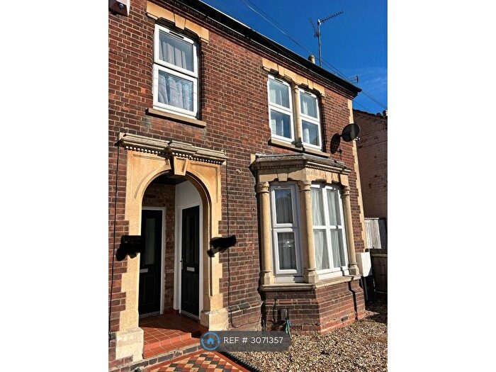 3 Bedroom Semi-Detached House To Rent In Colvile Road, Wisbech, PE13