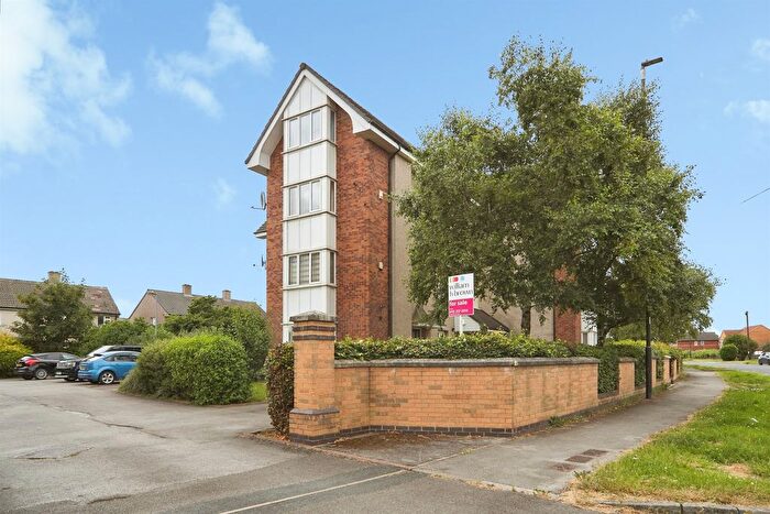 2 Bedroom Flat For Sale In Tyersal Lane, Bradford, BD4