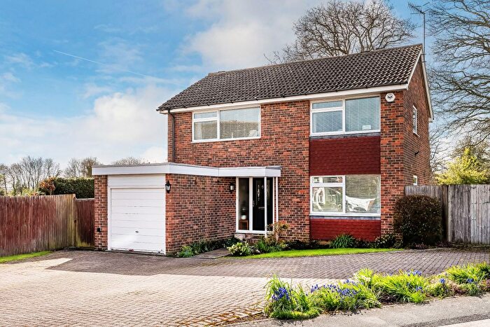 3 Bedroom Detached House For Sale In Ashcombe Drive, Edenbridge, TN8