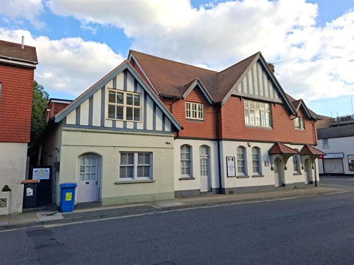2 Bedroom Apartment To Rent In East Street, Littlehampton, BN17