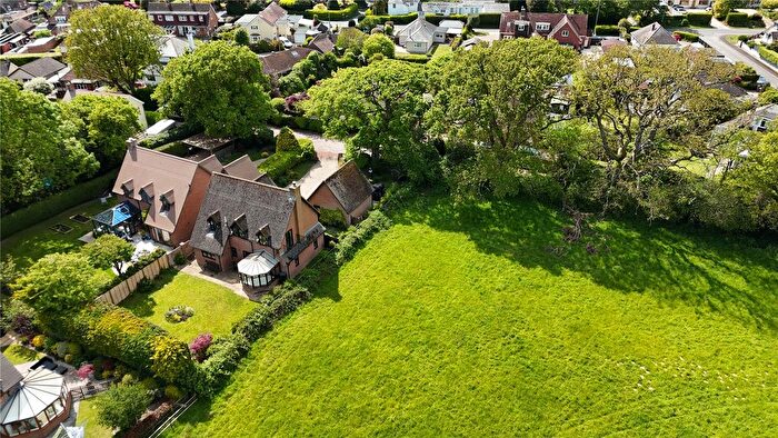 3 Bedroom Detached House For Sale In Centre Lane, Everton, Lymington, SO41