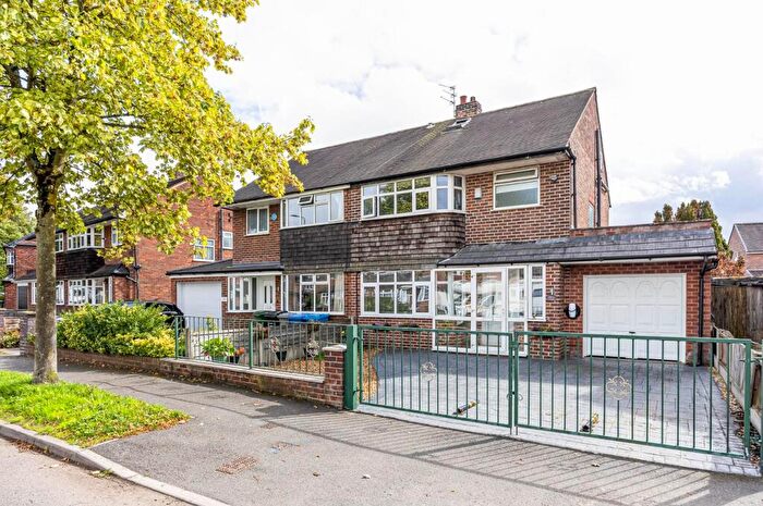 4 Bedroom Semi-Detached House For Sale In Woodsend Road, Flixton, Manchester, M41