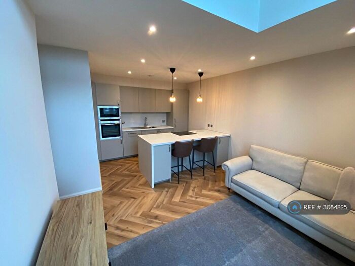2 Bedroom Flat To Rent In Beech House, Manchester, M22