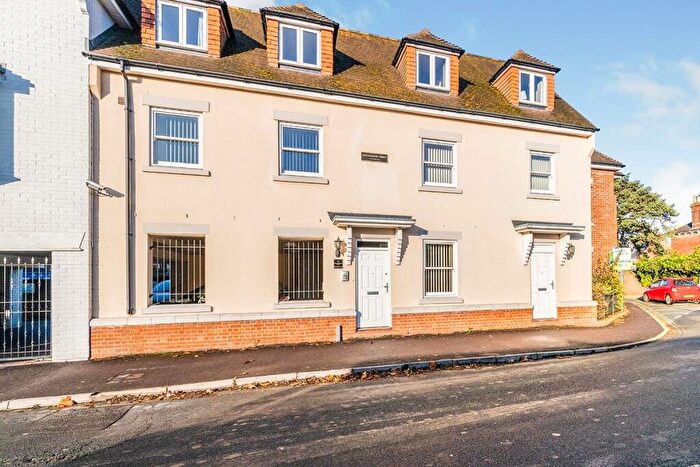 1 Bedroom Flat To Rent In Beechworth Road, Havant, Hampshire, PO9