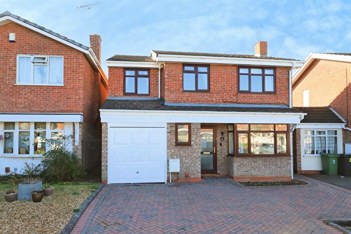 4 Bedroom Detached House For Sale In Alverstoke Close, Pendeford, Wolverhampton, WV9