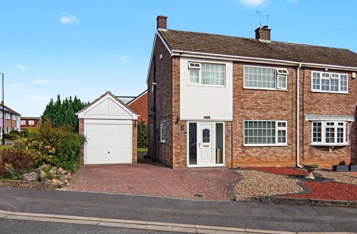 3 Bedroom Semi-Detached House For Sale In Porlock Close, Coventry, CV3