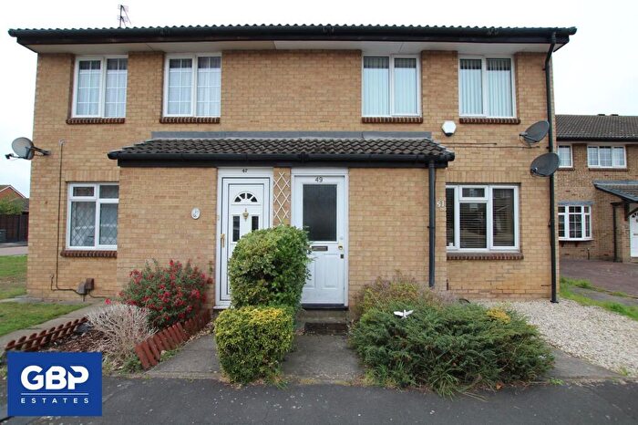 1 Bedroom Flat To Rent In Juniper Way, Romford, RM3