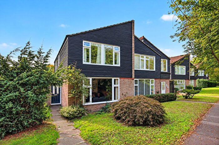 3 Bedroom Semi-Detached House For Sale In Oxenhope, Bracknell, RG12