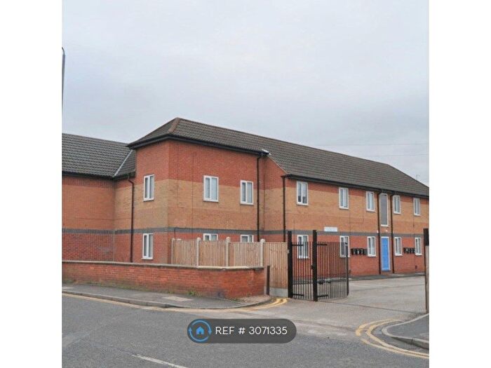 2 Bedroom Flat To Rent In Watnall Road, Hucknall, Nottingham, NG15