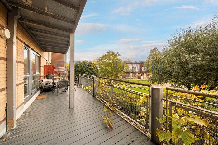 1 Bedroom Apartment For Sale In Harry Zeital Way, Clapton, E5