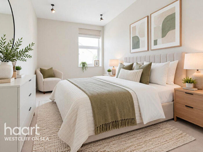 2 Bedroom Apartment For Sale In Roots Hall, Essex, SS2