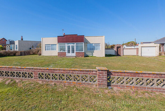 3 Bedroom Detached Bungalow For Sale In The Esplanade, Scratby, NR29
