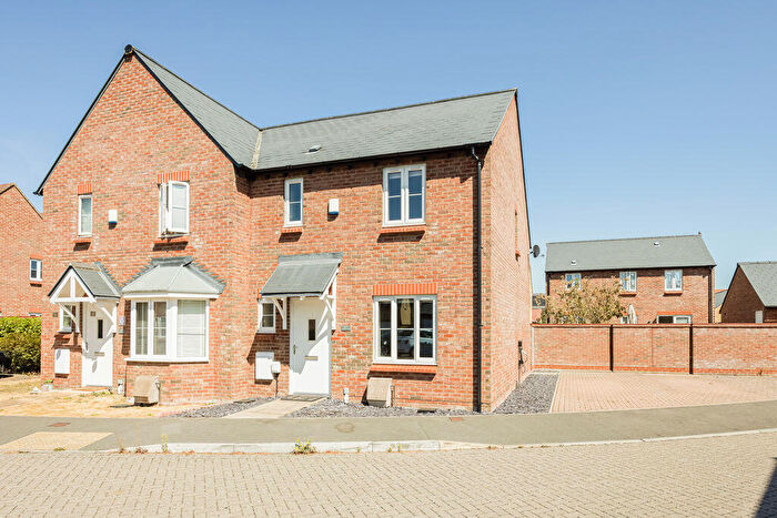 3 Bedroom Semi-Detached House For Sale In Willow Farm, Marcham, Abingdon, OX13