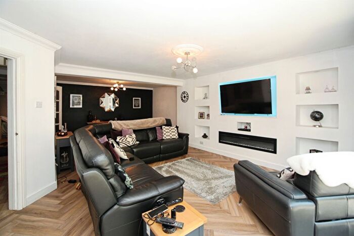 6 Bedroom Detached House For Sale In Lower Francis Street, Caerphilly, CF83