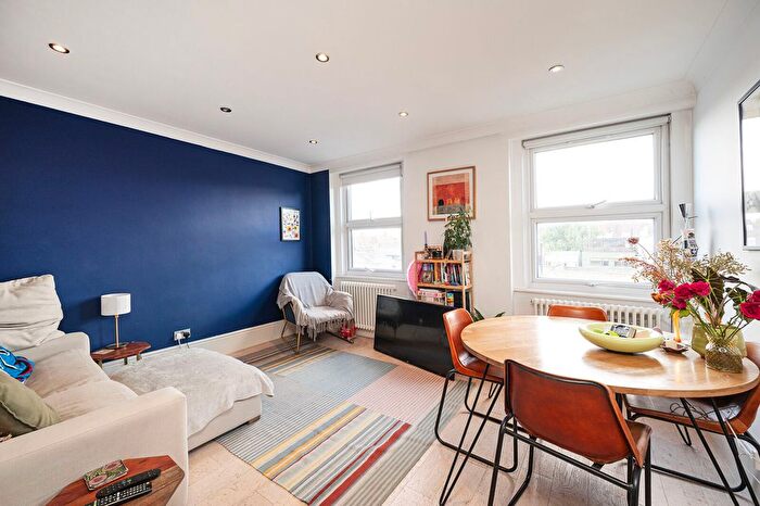 2 Bedroom Flat For Sale In Regency House, Hackney Road, Bethnal Green, London, E2