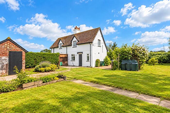 3 Bedroom Semi-Detached House To Rent In Reads Rest Lane, Tadworth, KT20