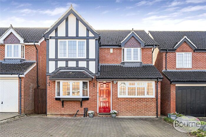 4 Bedroom Detached House For Sale In Coresbrook Way, Knaphill, Woking, Surrey, GU21