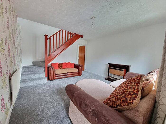 2 Bedroom Semi-Detached House To Rent In College Close, Sheffield, S4