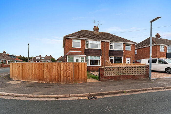 3 Bedroom Semi-Detached House For Sale In Halton Place, Cleethorpes, DN35