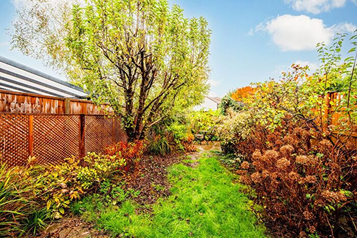 2 Bedroom Flat To Rent In Nassau Road, Barnes, London, SW13
