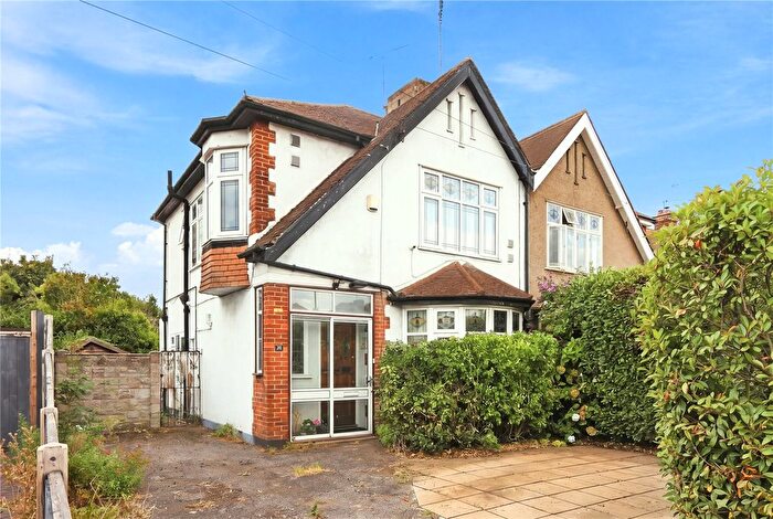 3 Bedroom Semi-Detached House For Sale In Prince Avenue, Southend-On-Sea, Essex, SS2