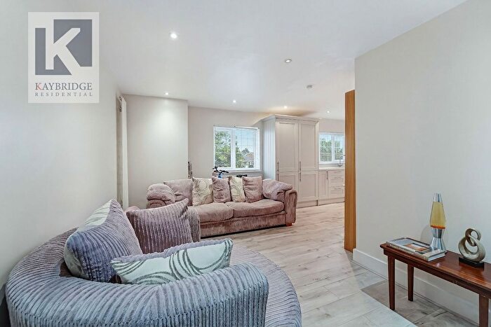 1 Bedroom Flat For Sale In Ruxley Lane, West Ewell, Epsom, KT19